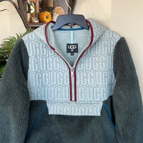 Brand New UGG Iggy Sherpa Half Zip Pullover Fleece Hooded Jacket Green Maroon - Picture 5 of 14